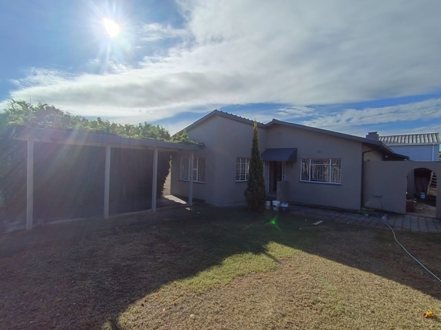 To Let 3 Bedroom Property for Rent in Da Nova Western Cape